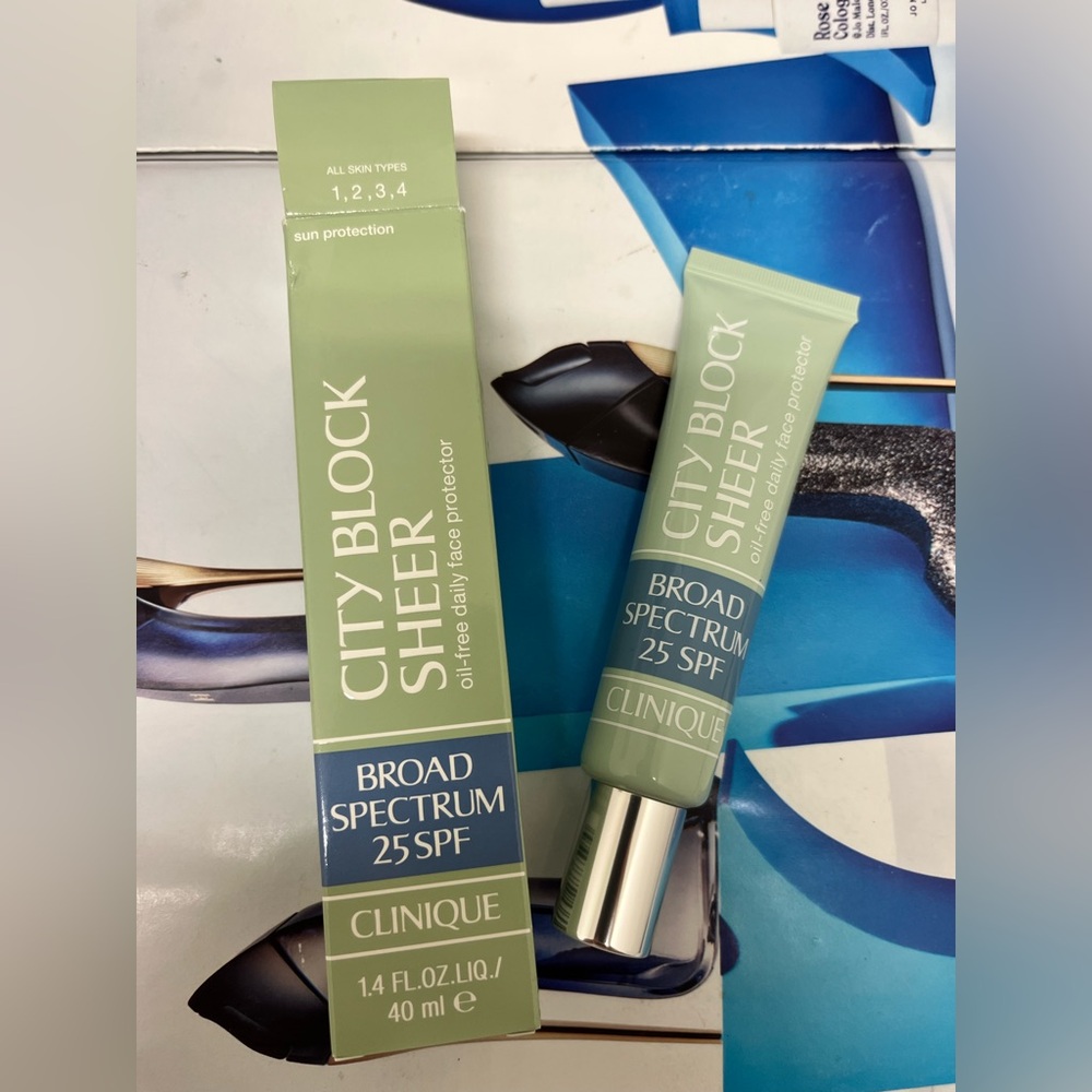 New Clinique City Block Sheer SPF 25 1.4 oz / 40 ml FULL size.2025 fresh !